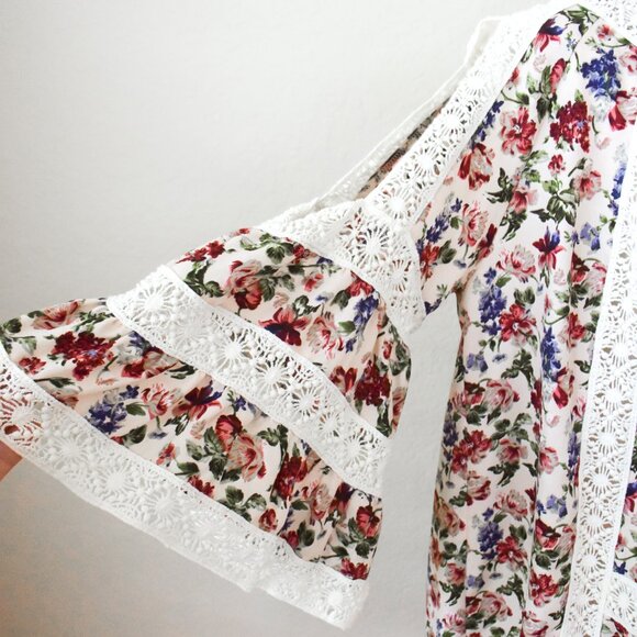 *Anthropologie* Maylou Open-Shoulder Floral Blouse, size XS. - Picture 6 of 9